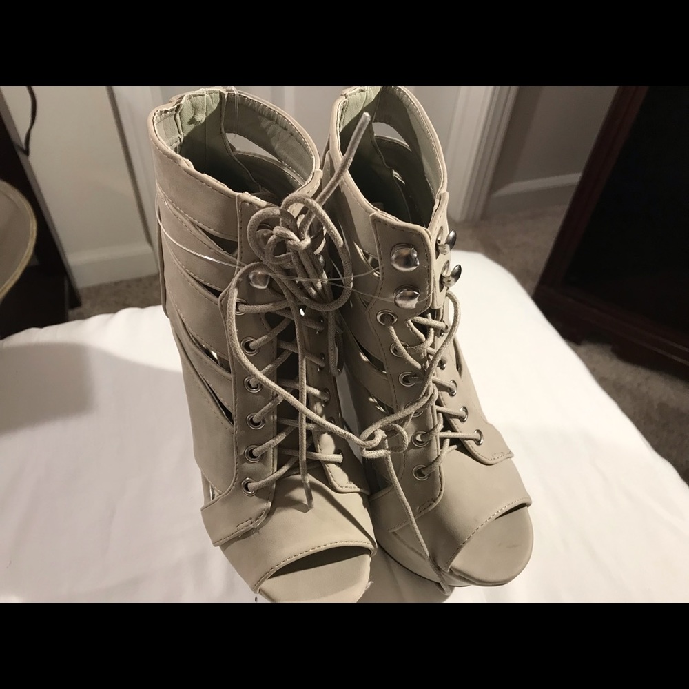 Dollhouse wedges - Picture 5 of 5